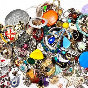 Heartbreak Earrings - 2 ½ lb No Mate Earring Lot Box